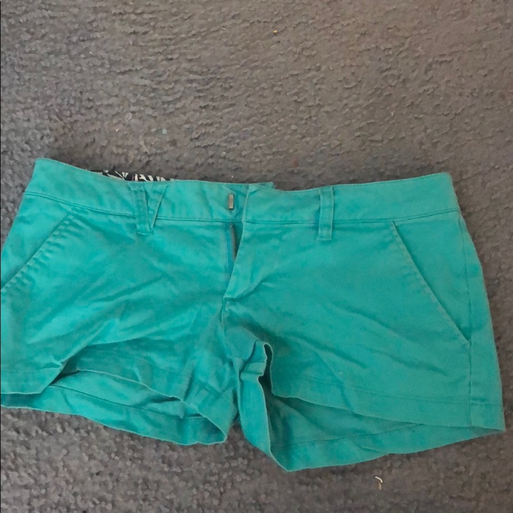 Turquoise blue kaki shorts